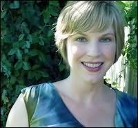 Gwenda Bond's picture