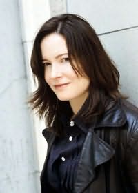 Lisa Lutz's picture